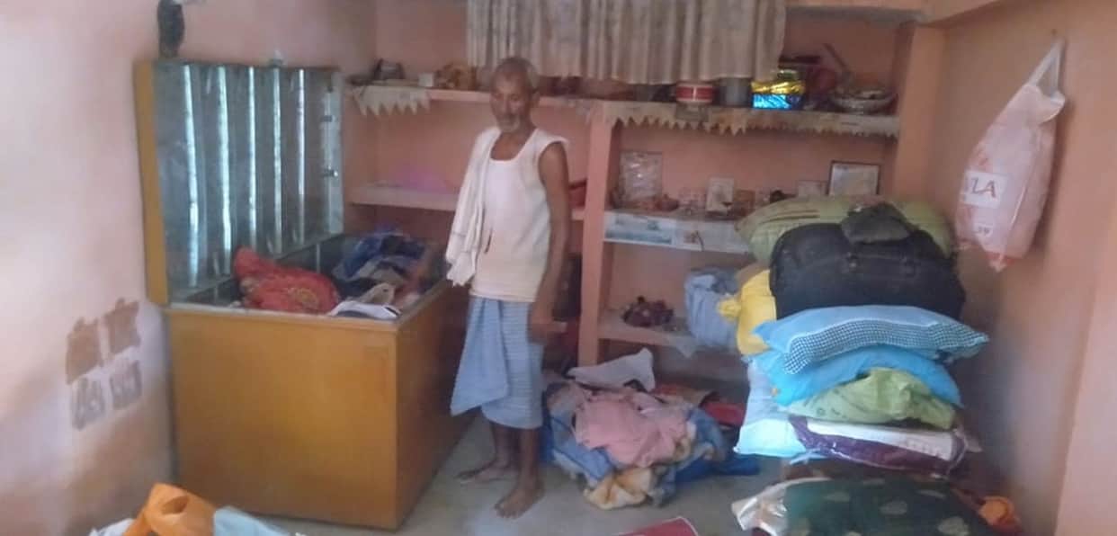 Jewelry worth 15 lakh stolen from farmer house