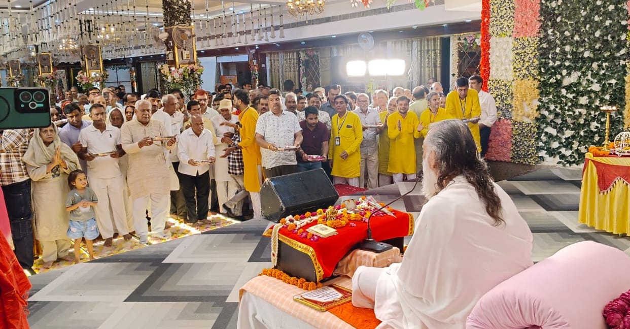 Satsang inspires living together harmoniously in the family: Swami Gyananand