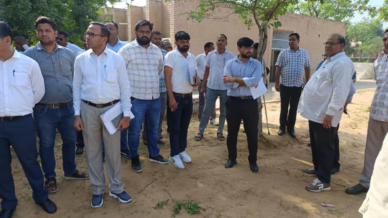 Reviewed preparations for the Independence Day celebrations.