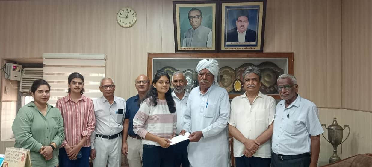 Aastha, a B.Sc. Actuarial Science student, receives a scholarship