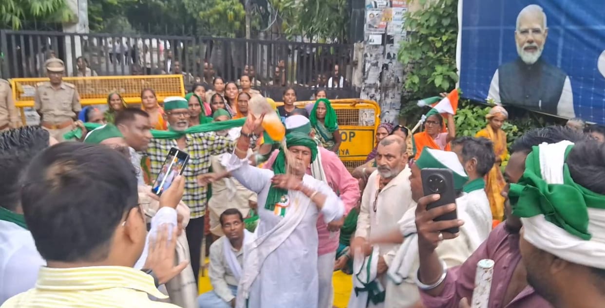 Farmers protest at Collectorate gate; District President attempts self-immolation.