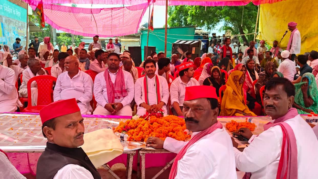 The issue of school closures heated up at the SP's PDA Jan Panchayat.