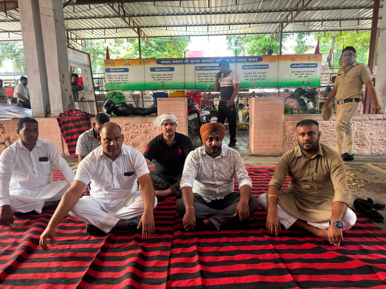 BKU staged a protest at the municipal corporation office to get property IDs rectified.