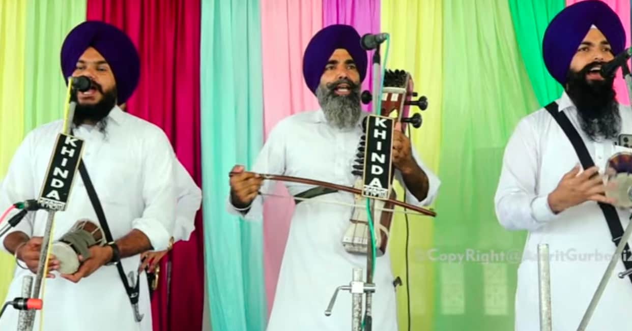 Thousands of devotees paid obeisance and offered prayers at the sanctum sanctorum of Sri Harmandir Sahib.