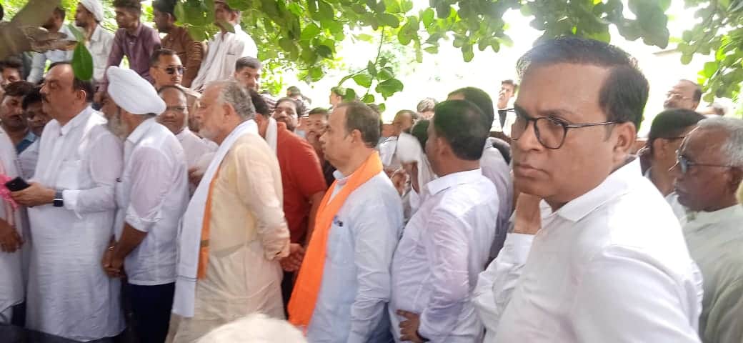 Former Zila Panchayat President Virendra Yadav merges with the five elements.