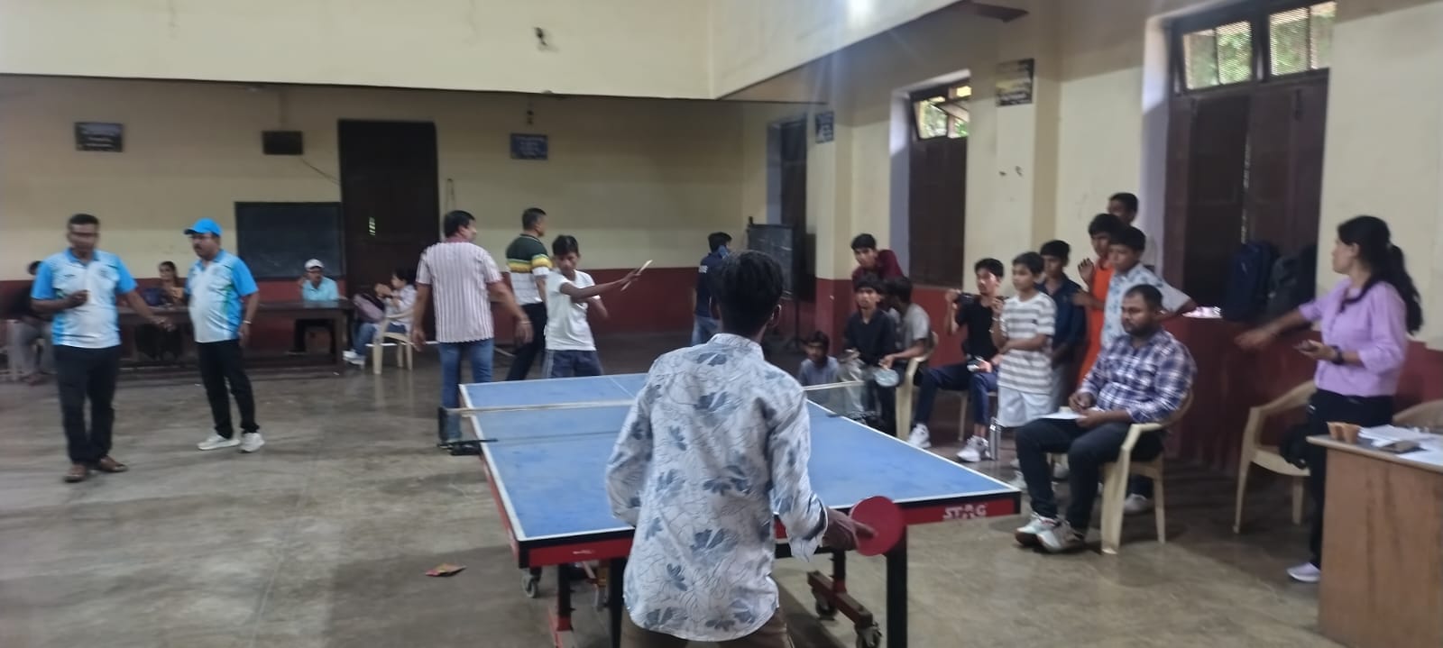 प्रतियोगिता में प्रदर्शन करते प्रतिभागी। स्रोत:विद्यालय