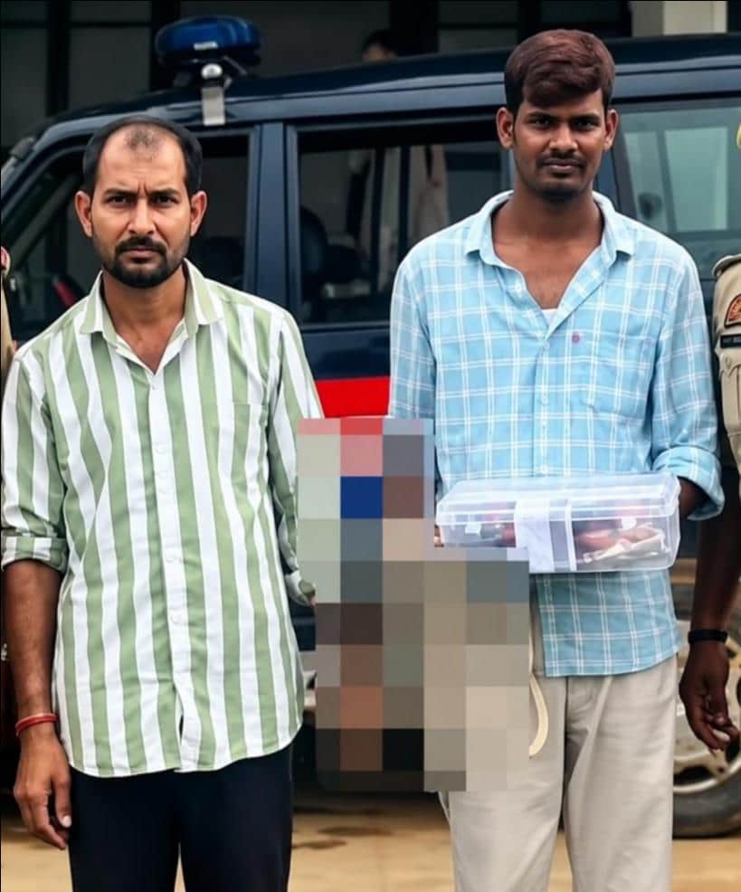 पेंशनरों से ठगी के आरोप में गिरफ्तार मनीष और रुपक। स्त्रोत:पुलिस