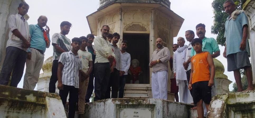 राजा जवाहर सिंह को किया नमन