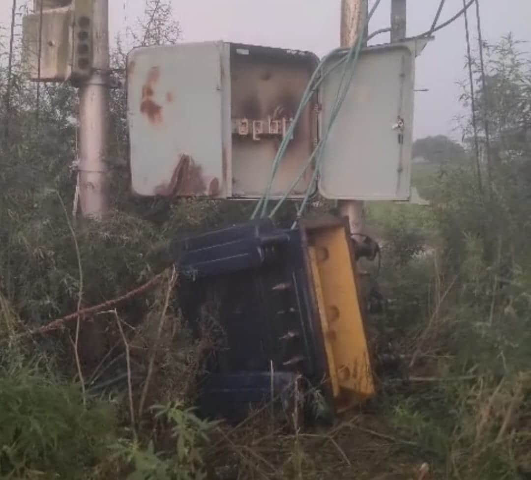 Thieves fled, leaving the transformer behind, upon the lineman's arrival.