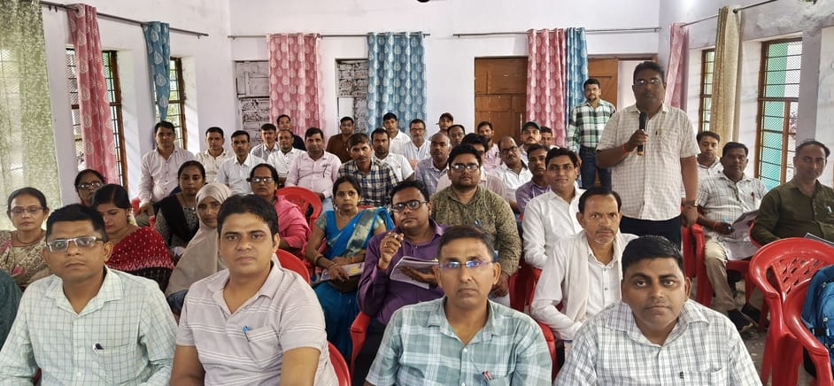 शिक्षकाें का प्रशिक्षण