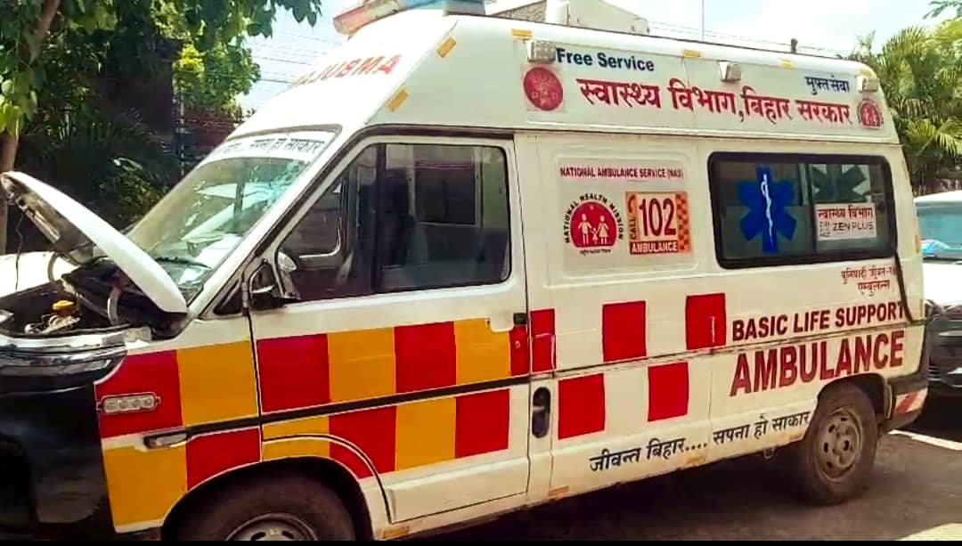government-ambulance-caught-with-liquor-in-sheikhpura-bihar