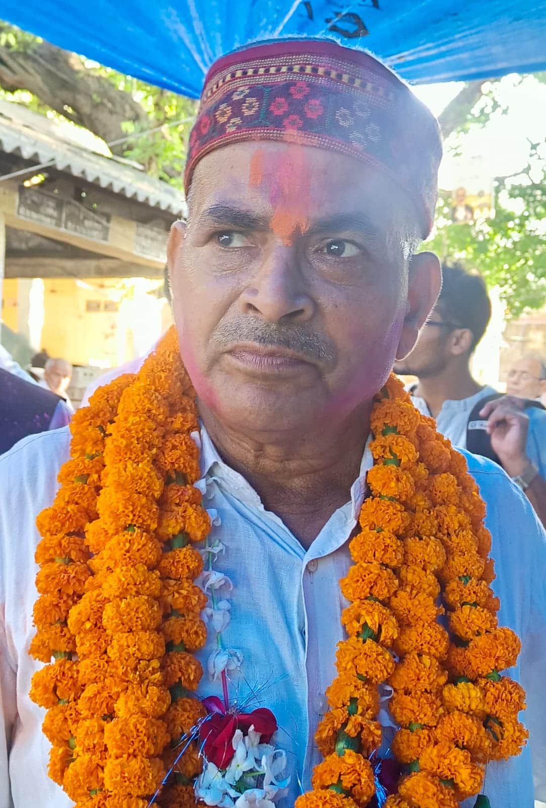 Abhimanyu became the president of the Tanda Advocates Association, Parasnath the secretary