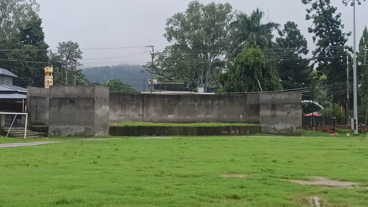 Two development projects in Paonta have been stalled for three and a half years.