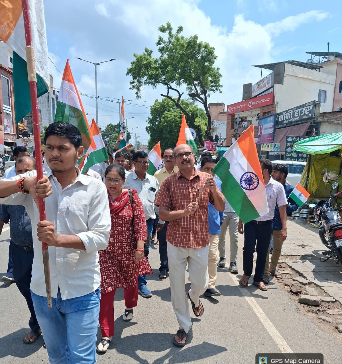 एपीएन पीजी कॉलेज के एनएसएस और एनसीसी कैडेटों ने निकाली तिरंगा यात्रा स्रोत कॉलेज