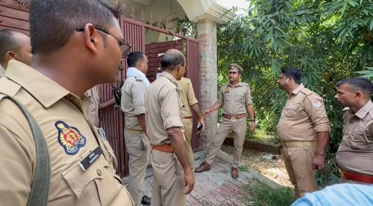 Ghazipur News: अंशुमान हत्याकांड के आरोपी शंकर पांडेय के मकान की कुर्की