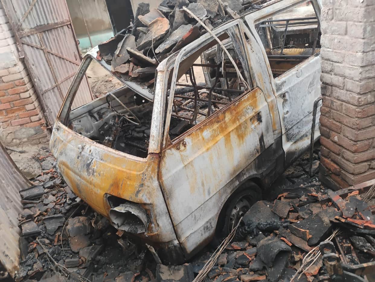 Fire breaks out in the thatched roof of a mud house; two vans gutted