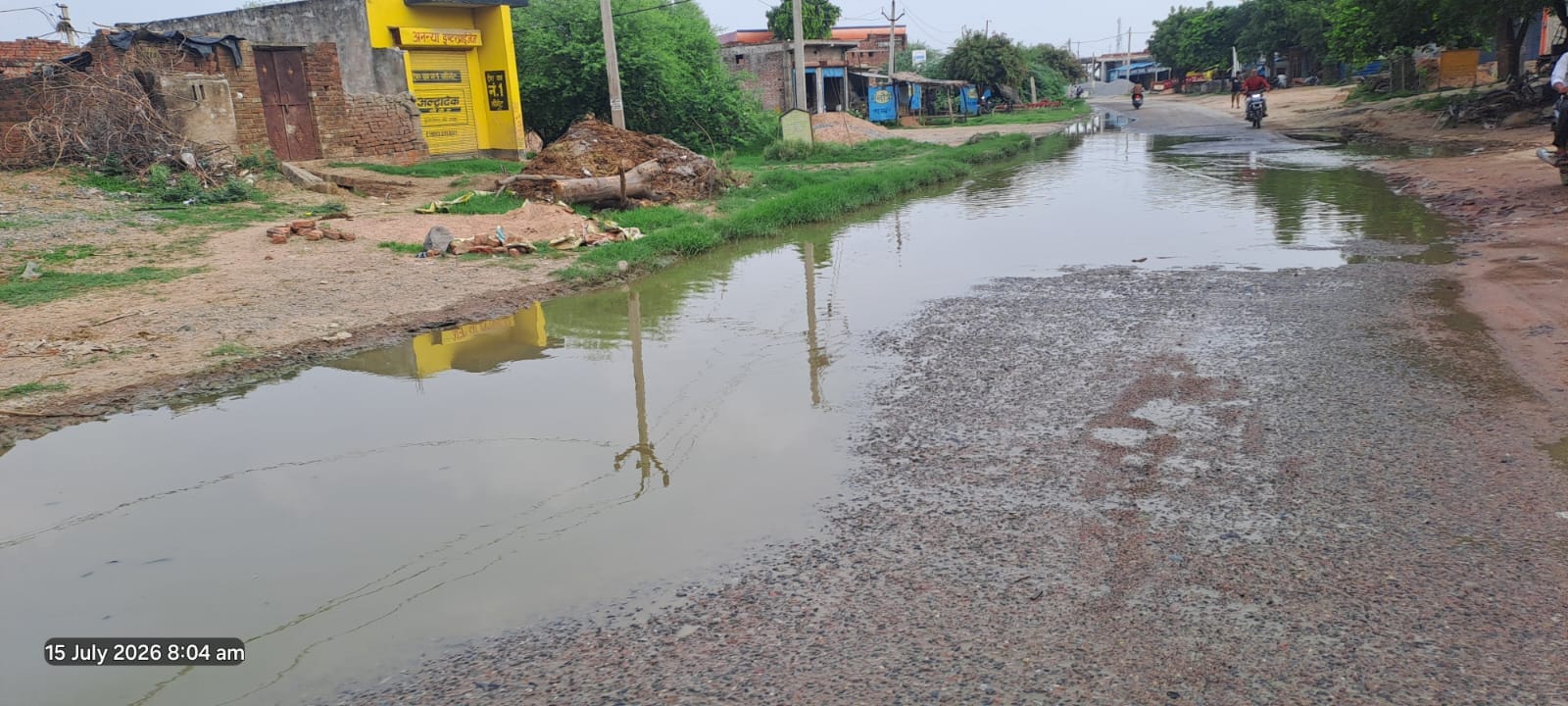 फोटो - 31 बारिश के बाद हुआ जलभराव। संवाद