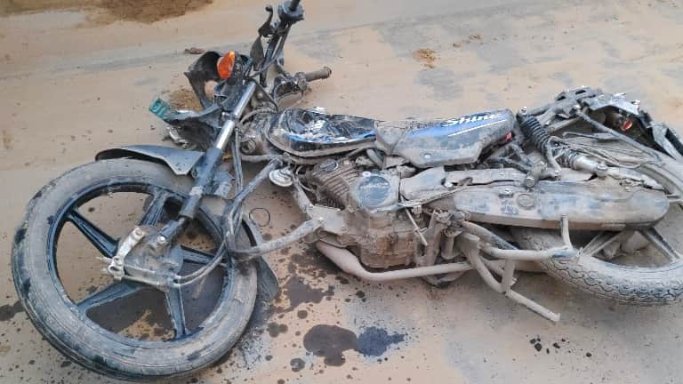 Dumper truck runs over bike-borne businessman, drags bike for 400 meters