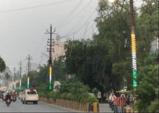 Tricolour lights shone on the poles, increasing the patriotic spirit in the city.