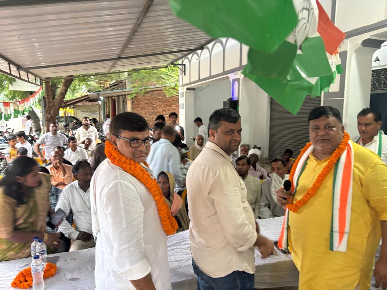 कांग्रेस के संगठन सृजन अभियान में मौजूद कर्नाटक सरकार के राज्य मंत्री शाकिर सनदी। श्राेत-पार्
