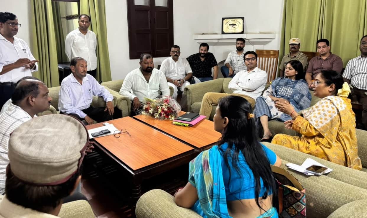 The Assembly Speaker inspected the elephant stable and held a meeting with officials.