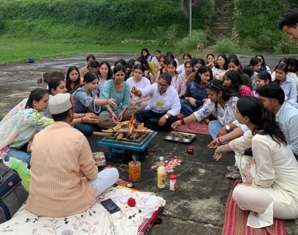 ABVP performs Sadbuddhi Havan at agricultural university against fee hike.