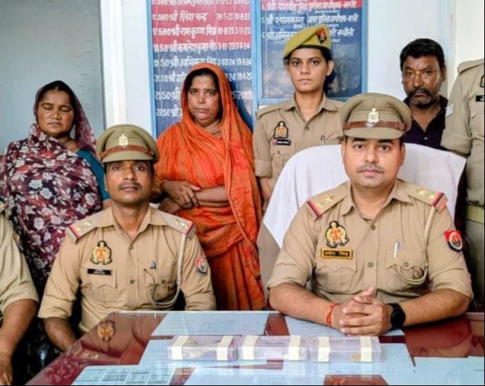 महिलाओं के गले से आभूषण चुराने वाले गैंग के तीन सदस्य गिरफ्तार।