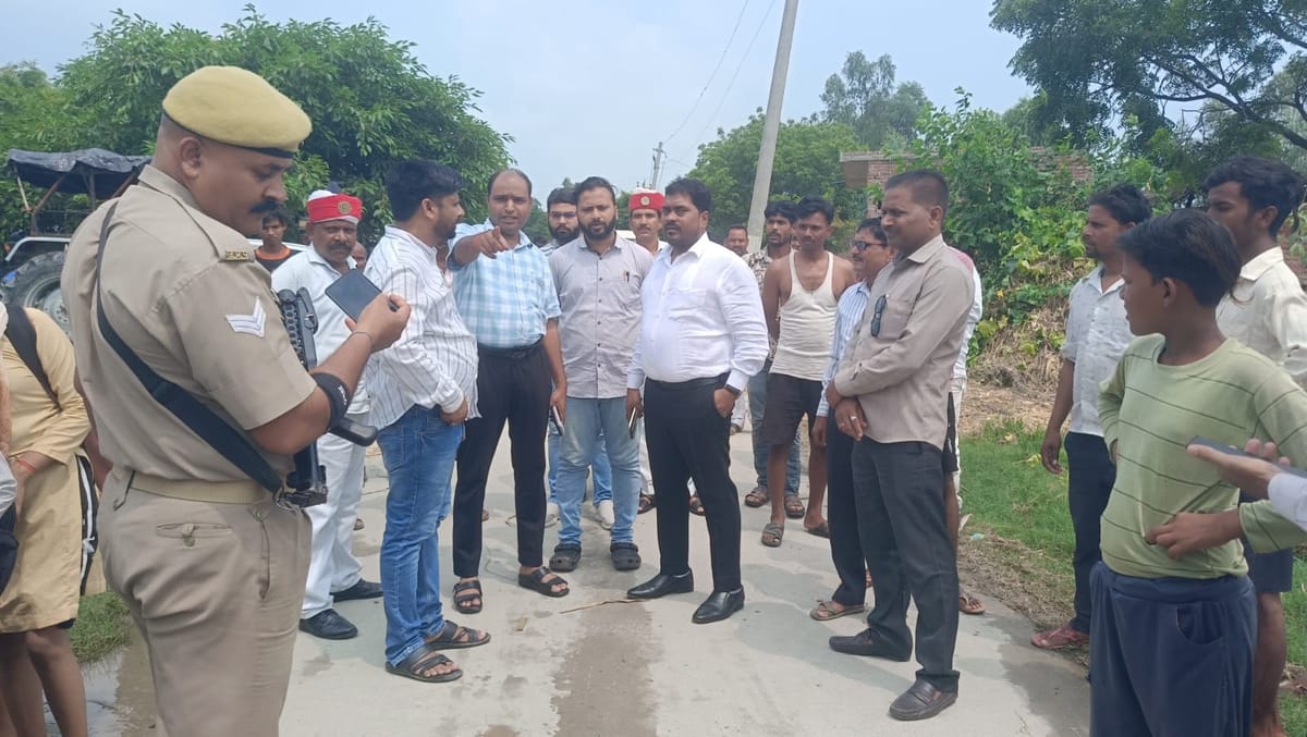 Shahjahanpur News: गंगा का जलस्तर घटा, गांवों में अब भी भरा बाढ़ का पानी, फसलें जलमग्न