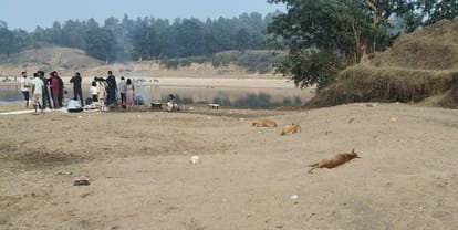 मुड़ना और सोन का संगम।
