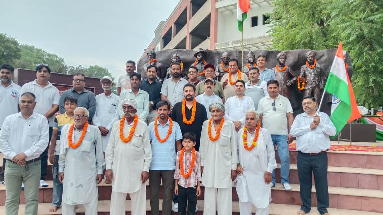 The Jago organization celebrated Deepotsav on the eve of Independence Day
