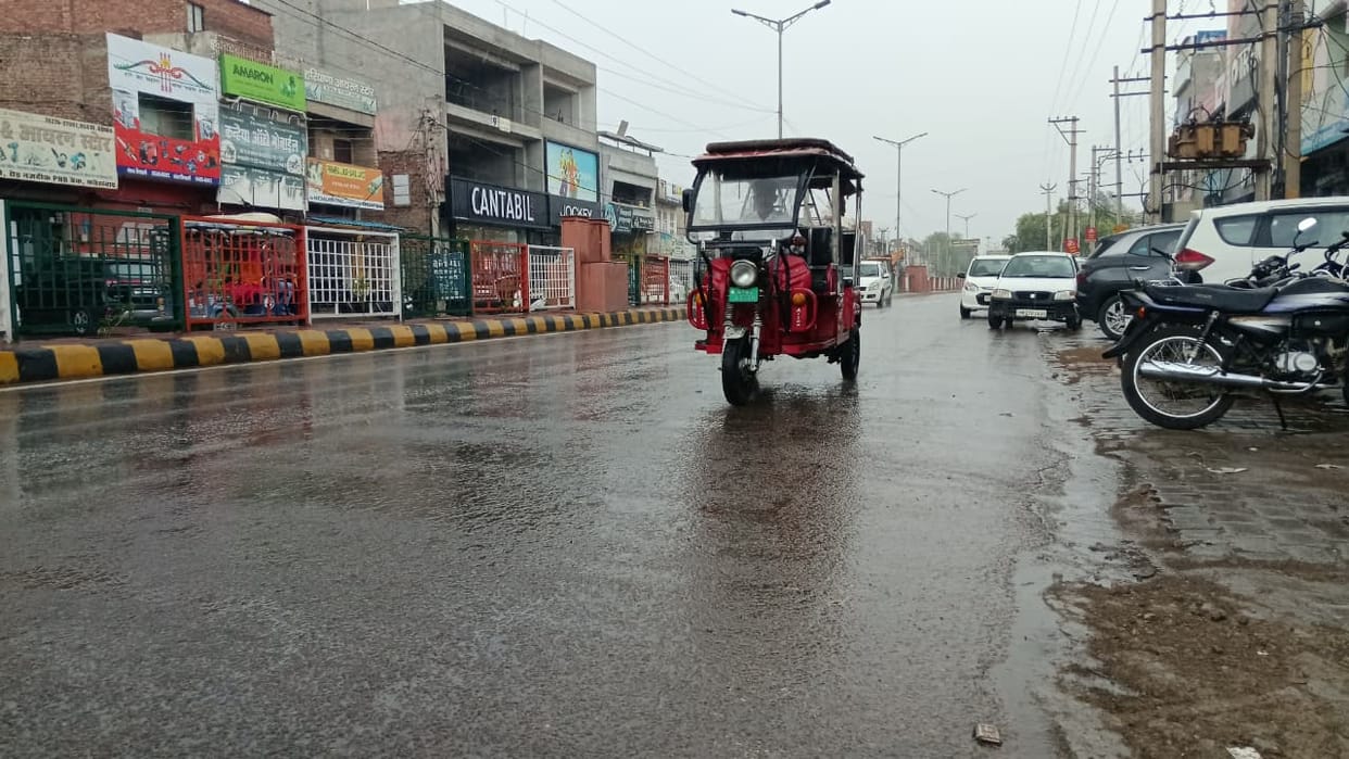 After intense sunshine, there was heavy rainfall in some places, while others remained dry