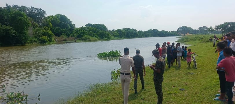 Bihar News: शौच के लिए निकला युवक तेज बहाव में लापता, तलाश में जुटे पुलिस-ग्रामीण