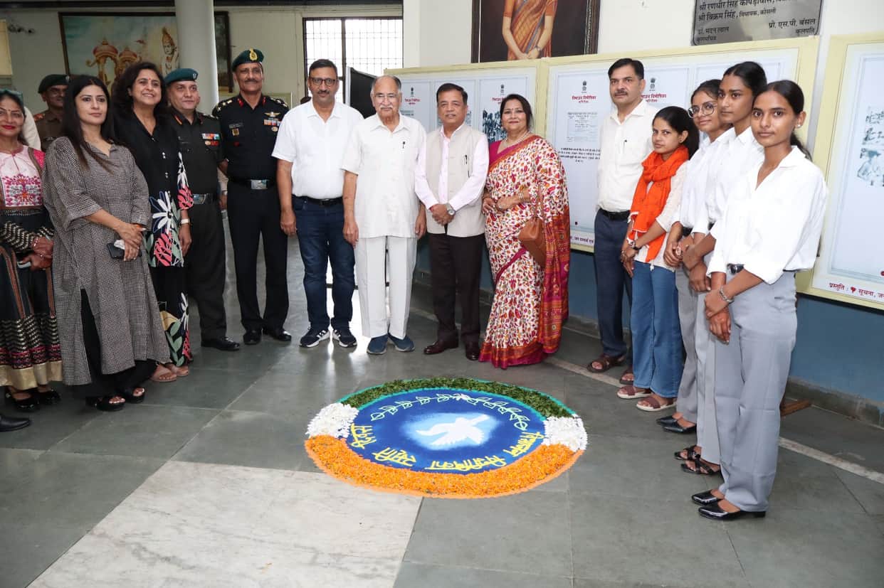 Paid tribute to the struggles and sacrifices of the known and unknown people who endured the pain of displacement.