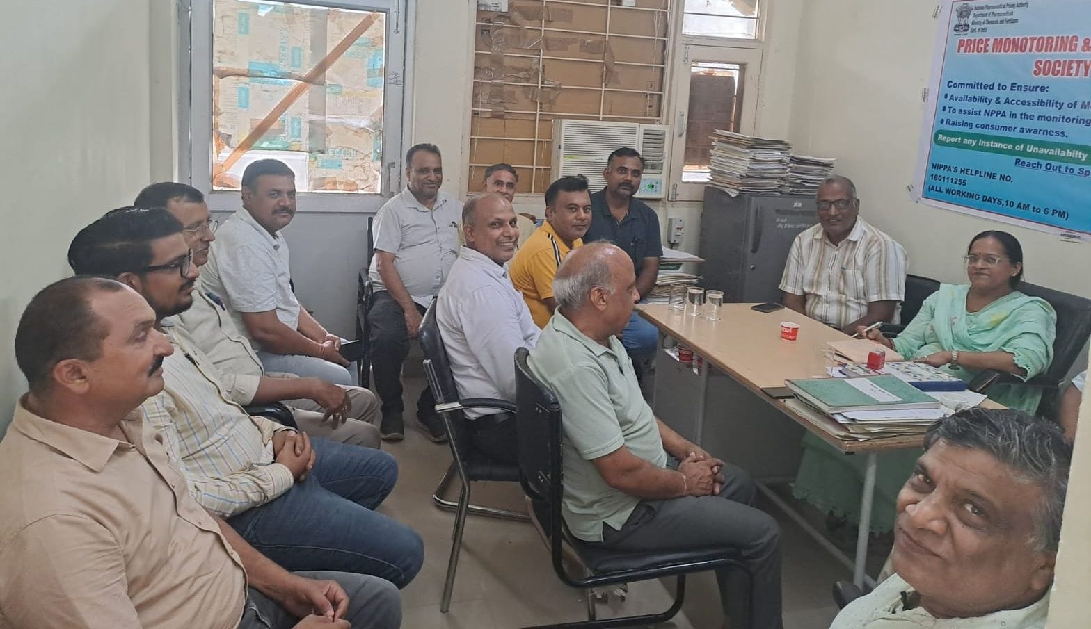 14जेएनडी20: दवाओं की कीमतों में पारदर्शिता बनाए रखने के लिए मेडिकल स्टोर संचालकों की बैठक लेते 