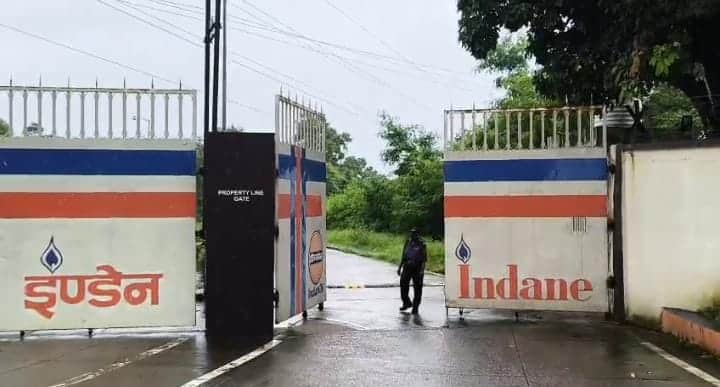 *Sensational Robbery in Front of IOC Gate, Armed Miscreants Fled with 7 Gas Cylinders*  Gun held to driver's t