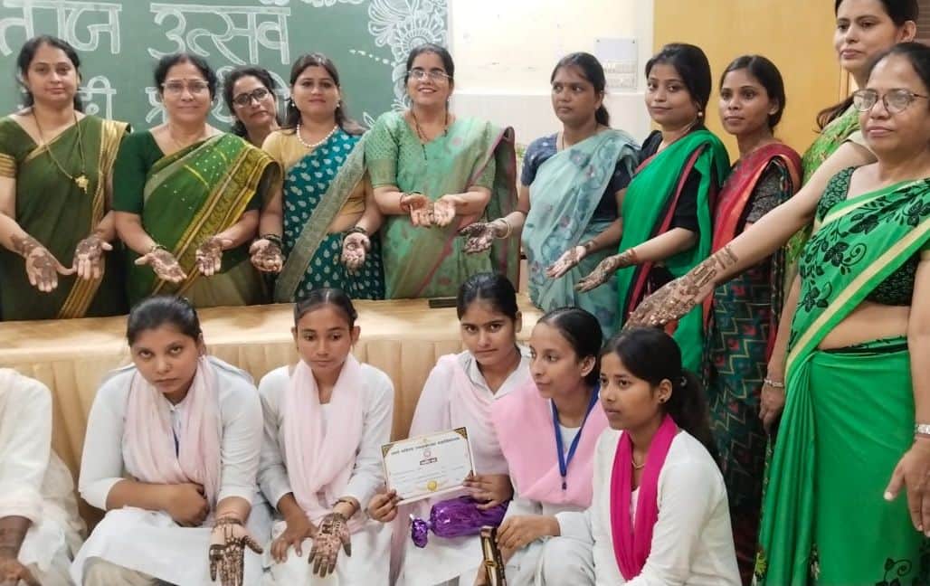Students depicted 'My India' in Mehendi designs; winner honored.