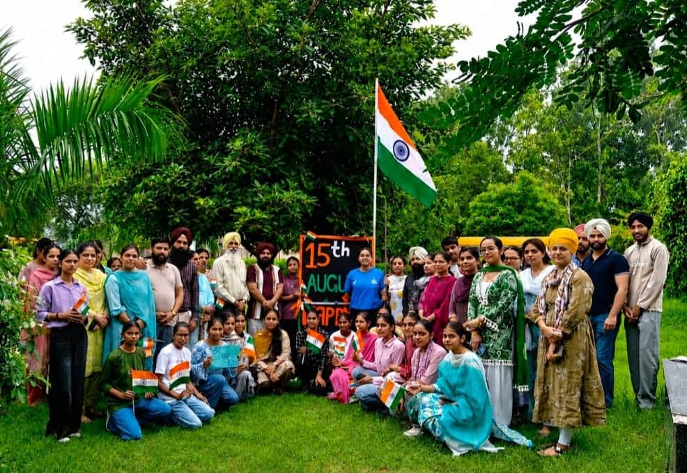Tricolour rally taken out from Sri Guru Harkrishan Sahib Khalsa College