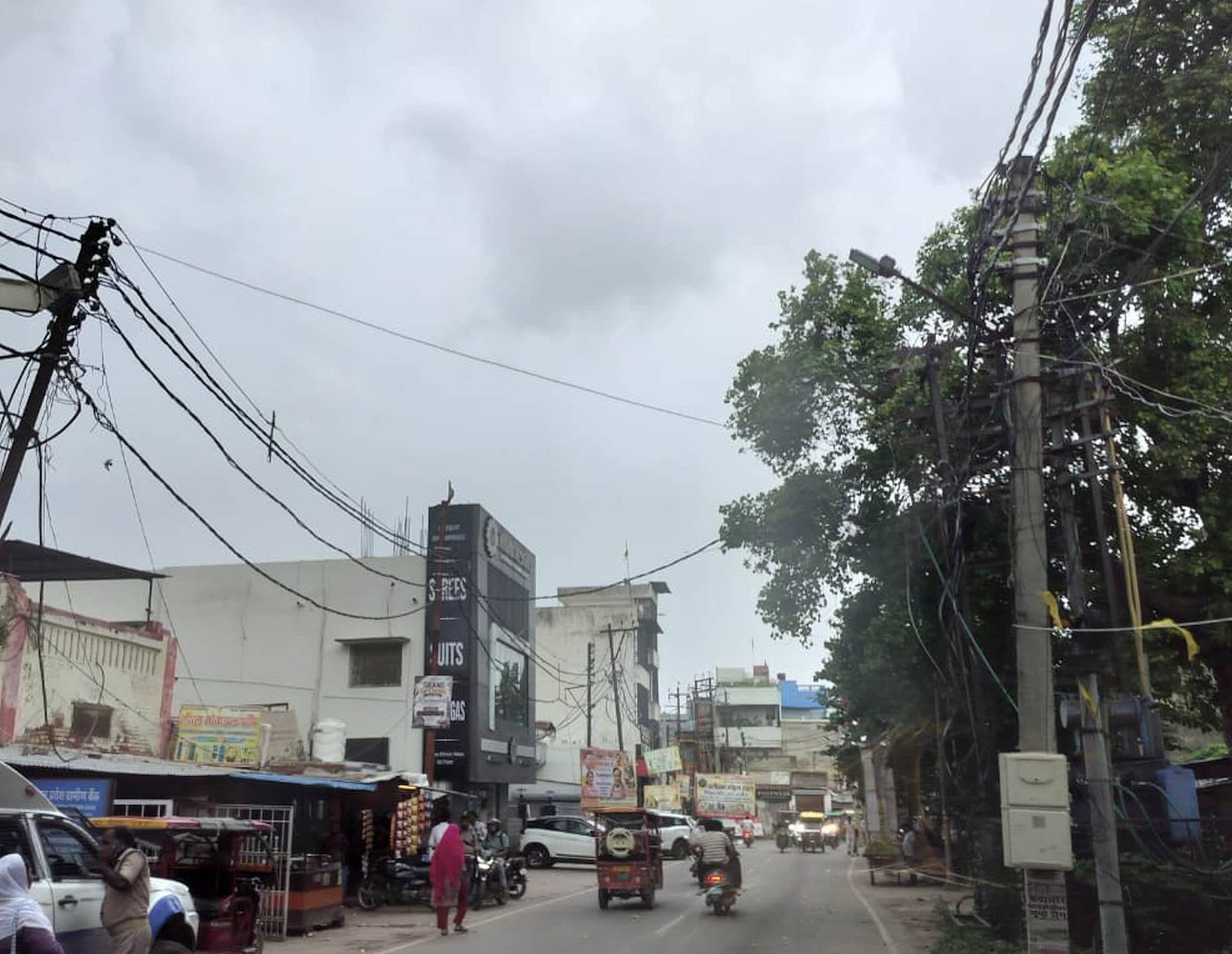 बहराइच में शाम को छायी बदली।