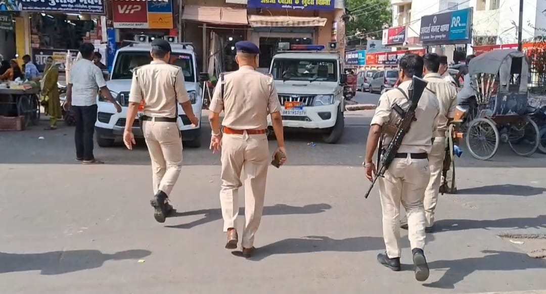 Bihar News: मुजफ्फरपुर में साइबर ब्लैकमेलिंग का मामला, पड़ोसी युवक पर मां-बेटी को धमकाने का आरोप