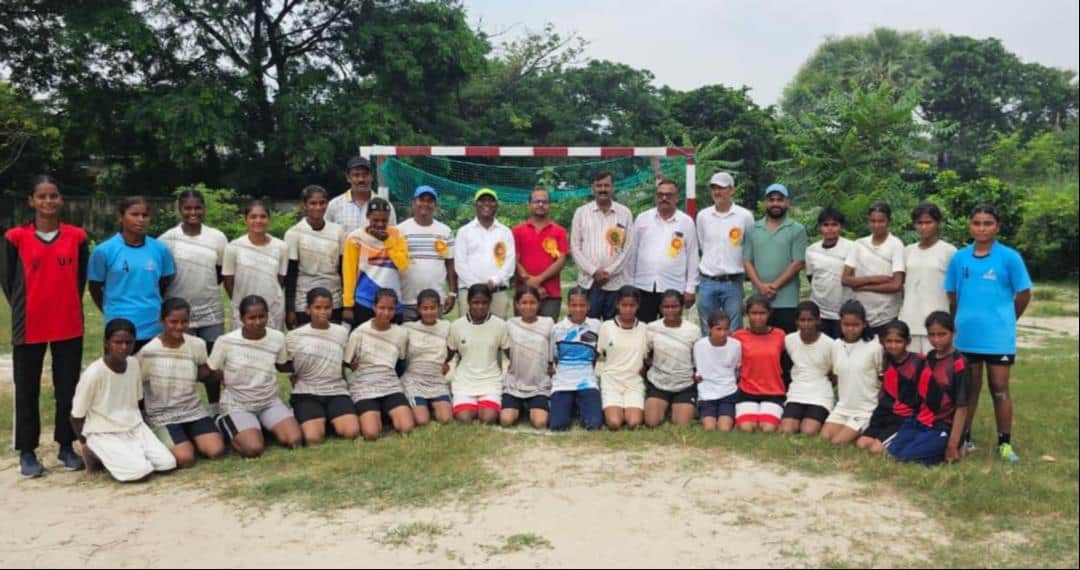 Players displayed their prowess at the divisional handball selection trials; players from Azamgarh, Ballia, and Mau participated.