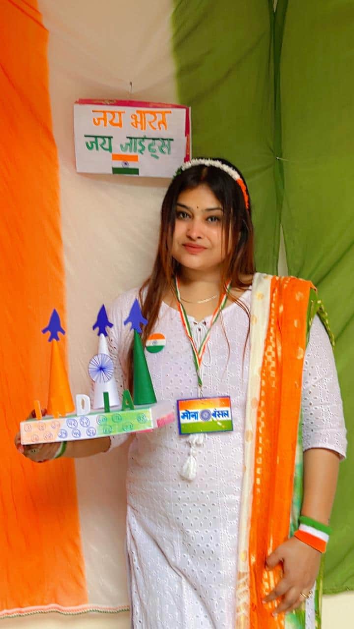 Mona Bansal wins first place in the Housie-making competition on Independence Day.