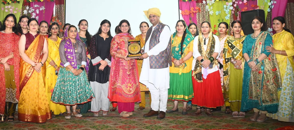 Sonipat News: तीज उत्सव पर लोक गायकों एवं कलाकारों की प्रस्तुतियों ने बांधा समा