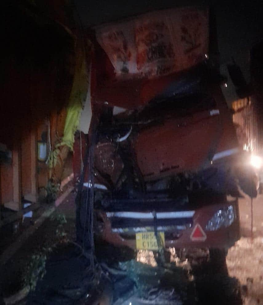 Canter collides with truck on KMP Expressway; driver dies.