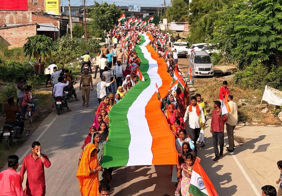 Patriotic slogans echoed in the Tiranga Yatra, the spirit of patriotism was visible.