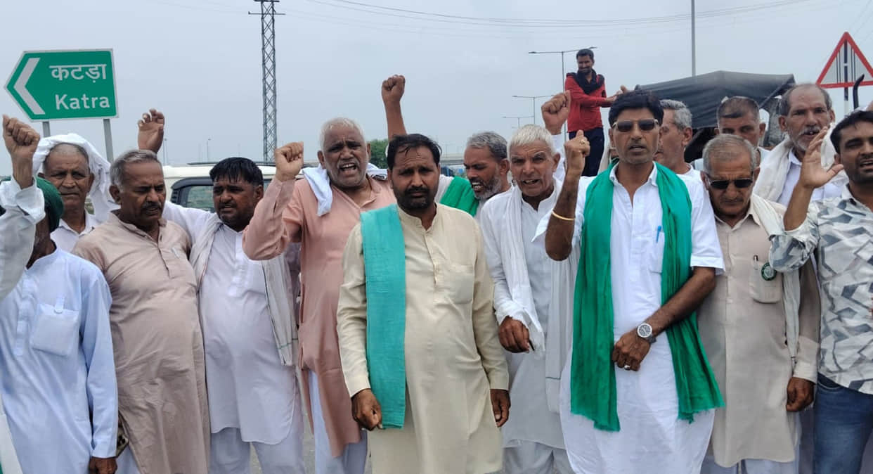 Highway blocked over failure to make arrests in the Jeevan Kundu murder case.