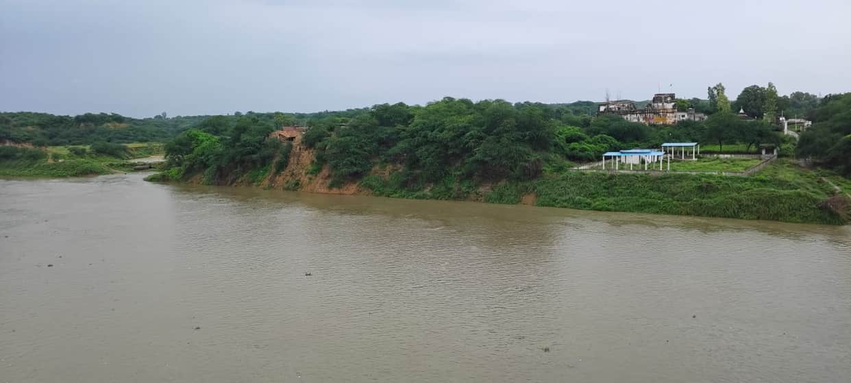Yamuna water level rises by two meters in 24 hours; villagers worried about floods.