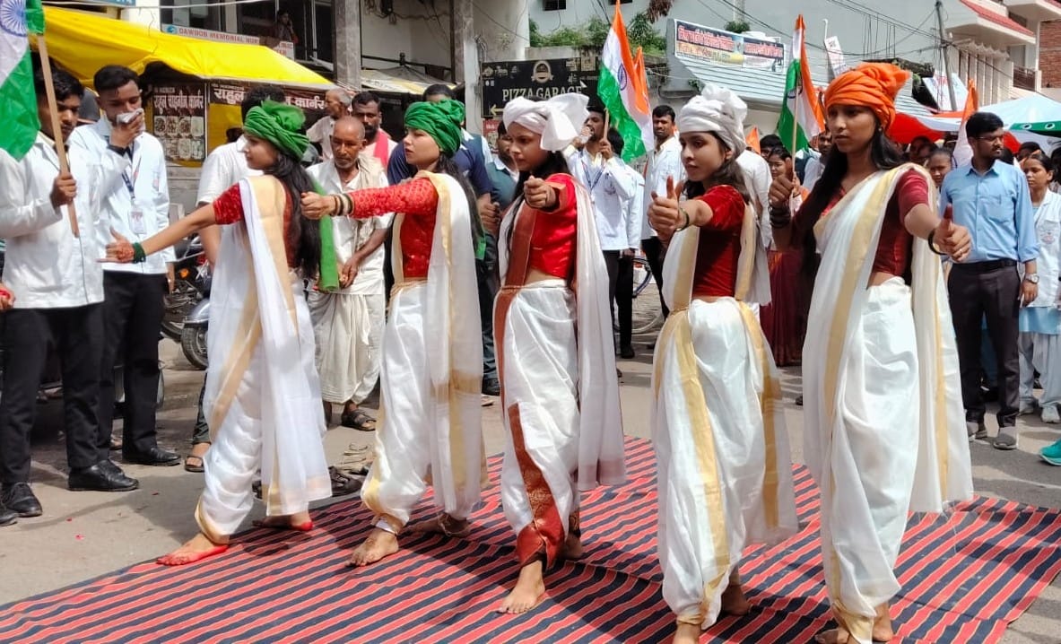 A Tiranga Yatra was taken out featuring a 300-meter-long tricolour.