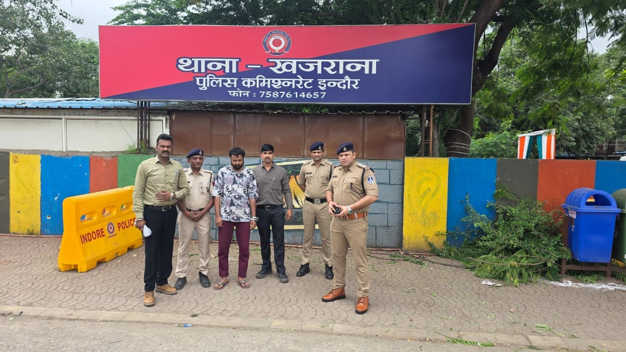 पुलिस की गिरफ्त में आरोपी