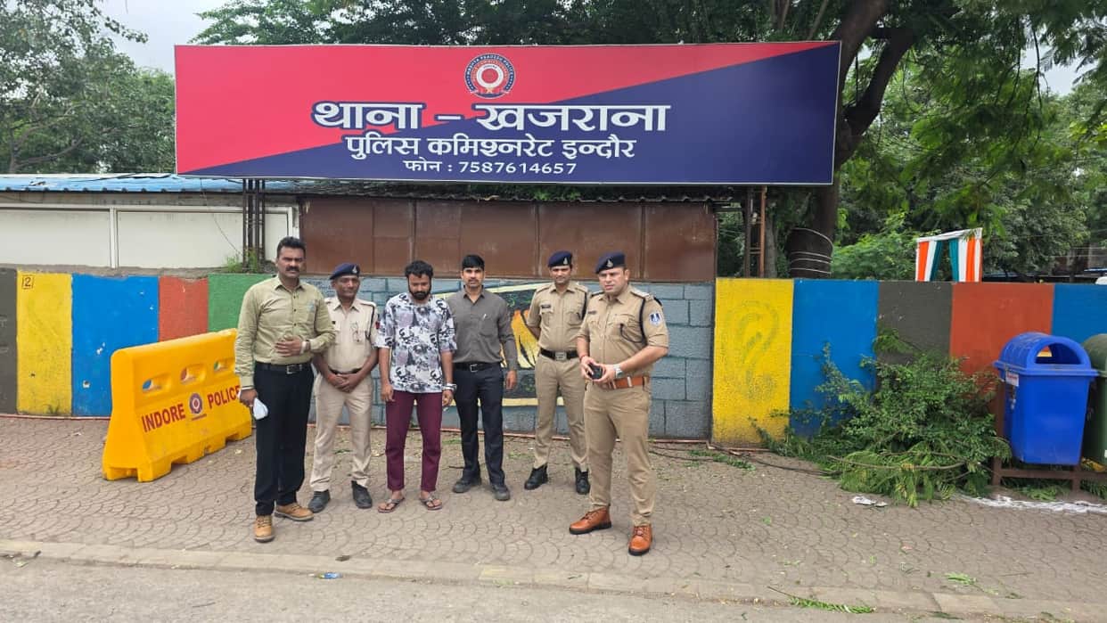 Two accused arrested with 100 grams of MD drugs; MD drugs worth ₹11.5 lakh seized.