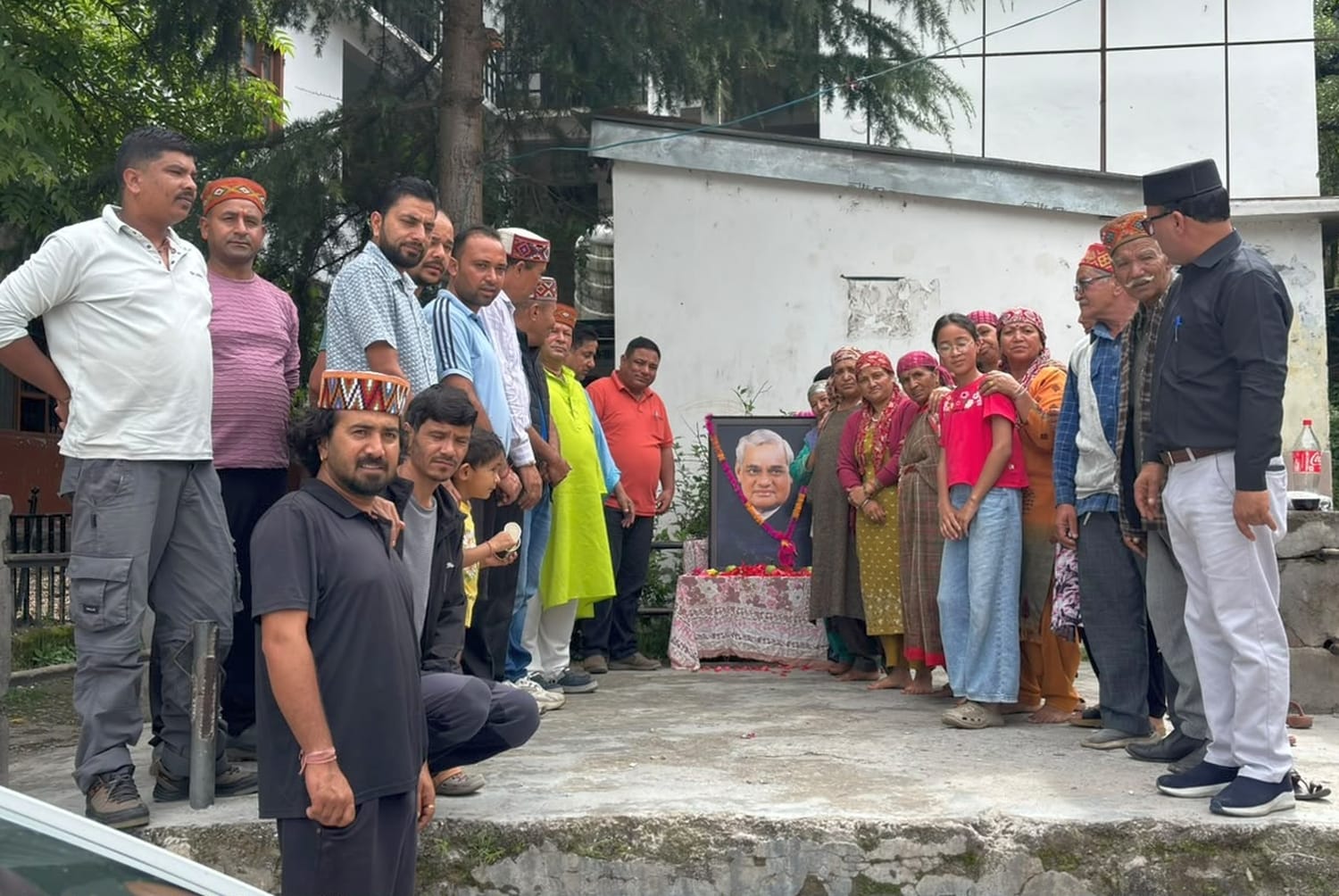 भारत रत्न से सम्मानित पूर्व प्रधानमंत्री अटल बिहारी बाजपेयी की आठवीं पुण्यतिथि पर मनाली के प्रि
